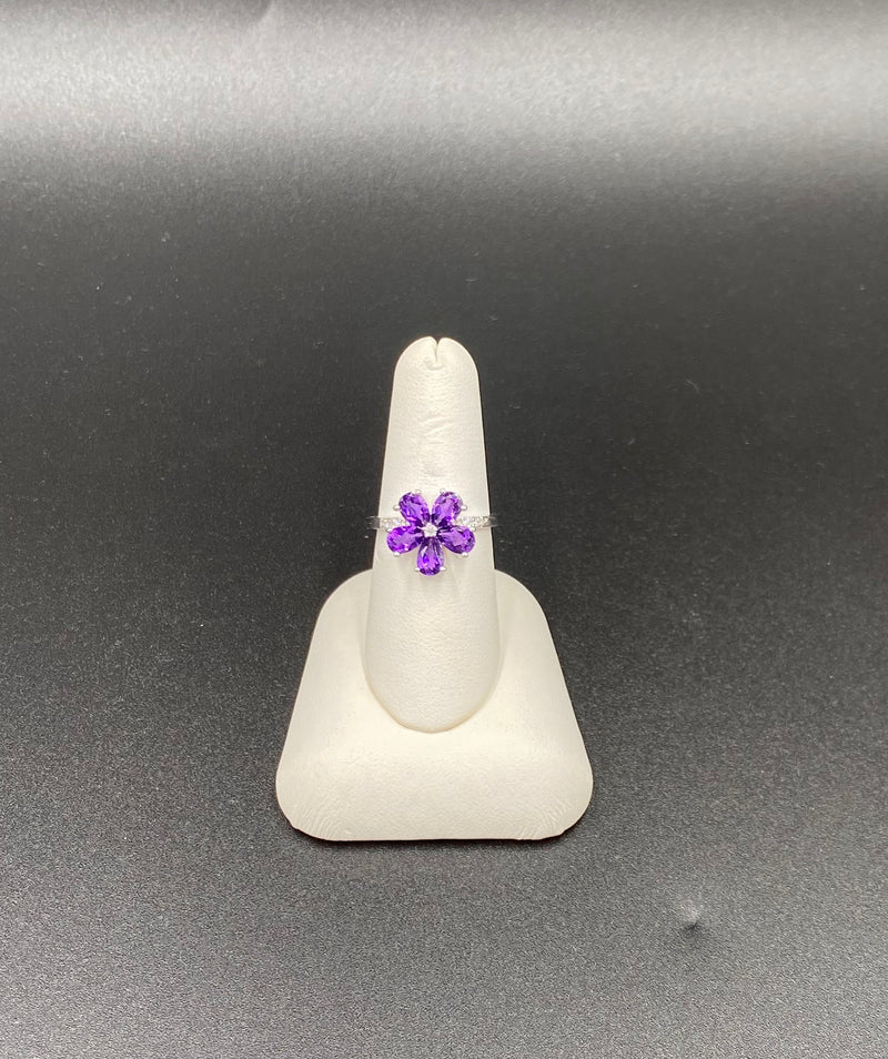 Flower Ring with Pear-Shaped Amethyst